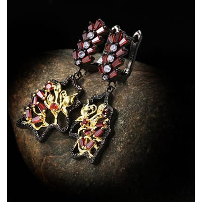 Europese en Amerikaanse Temperament Oorbellen voor Dames Bloemen Blad Oorbellen Ins Ooraccessoires High End Lichte Luxe Ooraccessoires black