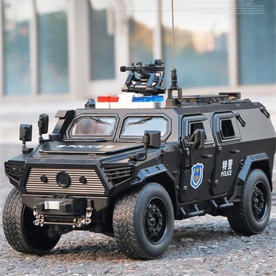 1:18 Militaire Legering Gepantserde Auto Model Diecasts Metalen Tank Explosiebestendige Auto Off-Road Voertuigen Model Geluid Licht Kinder Speelgoed Cadeau