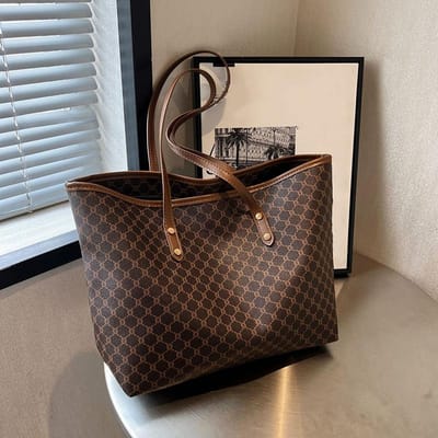 Sac à bandoulière de grande capacité pour femme en cuir PU pour les déplacements quotidiens et une utilisation décontractée Sac fourre-tout polyvalent black