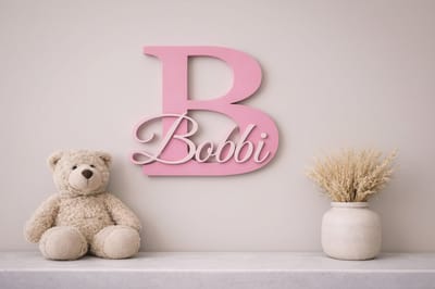 Kraamcadeau - Meisje - Gepersonaliseerd - Naambordje- kinderkamer - Roze - Wanddecoratie - Babykamer - Inclusief Nano Tape