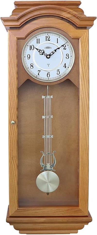 Luxe Houten Wandklok met Radiofunctie en Nauwkeurige Tijdmeting