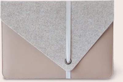 Laptophoes 14 inch - Beige - Met documentvak - Duurzaam - Wolvilt en appelleer - MARO | Made out of