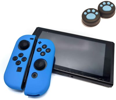 Gadgetpoint - Hoesjes & Skins + Thumb Grips voor Nintendo Switch 1 - Performance Gaming Case - Soft Grip Covers - Anti-Slip Joy-Con Controller Accessoires - Lichtblauw + Pootjes Zwart met Lichtblauw