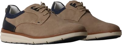 Sneakers met veters