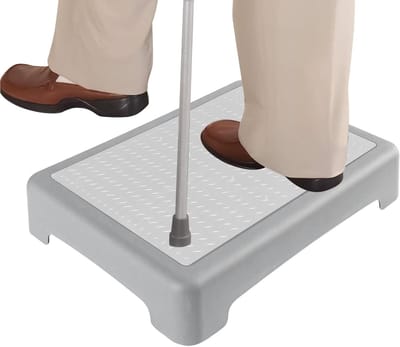 Douche kruk - Opstapkruk senioren - Veilig instappen - Antislip textuur - 34W x 10H cm - Grijs