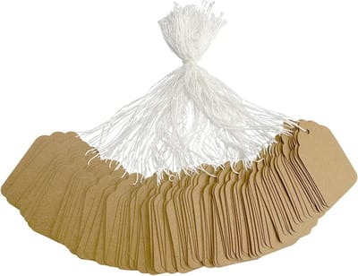 500 stuks Kraft prijskaartjes met touwtje, papieren hangtags, beschrijfbare labels, displaylabels, markeringslabels met touwtje voor vakantieknutsels 1,38 × 0,87 inch