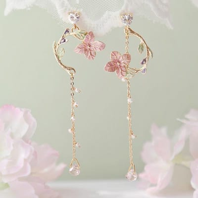 Nouvelles Boucles d'Oreilles Pendantes Asymétriques Fleur pour Femmes Strass Brillants Longue Frange Oreille Mignonne Oreille de Chat Bijoux Doux beige