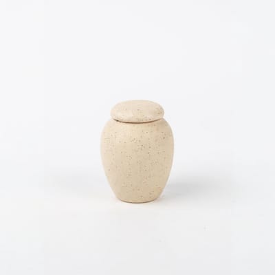 Artic Tavira Mini Urn – Beige – Matte – 60 ML – Zandsteen – Rustieke Zandstenen Urn – Handgemaakt – Mini Urn – Menselijk As – Huisdieren Urn – Urn Hond – Urn Kat – Urn voor As Volwassen – Urne – Urnen – Urne Volwassenen – Familie Urn