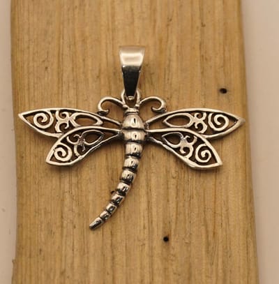 Sterling zilveren hanger libel - hanger insekt libel in 925 zilver - dieren hangertje zilver - sierlijke dieren hanger van zilver - hangertjes van leuke dieren - vrouwelijke hanger van fladderen dieren - zilver hangertje voor dames