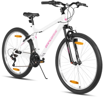 BAMCBASE Lilac Voorvering Mountainbike - 26 inch - Carbonstalen Frame - 18 Versnellingen - Handrem - V-Brake - Spatborden - Wit - Geschikt voor buitenactiviteiten in de lente