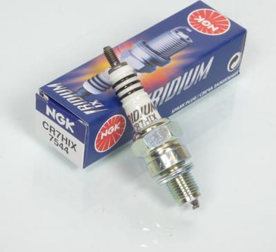 Bougie d'allumage NGK pour Moto Benelli 250 250 Après 1982 Neuf