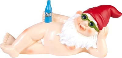 BRUBAKER Naakte Liggende Tuinkabouter - Nudist Kabouter met Bier en Zonnebril - Grappige Frivole Nudistische Tuinfiguur - Weerbestendige Decoratie voor Tuin Camping en Buiten - 24 cm