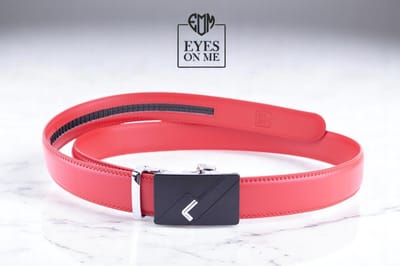 Rode lederen riem zonder gaatjes met automatische gesp voor heren ( model C009 )