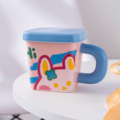 Crèmebeer Vierkante Waterbeker Hoge Precisie Keramische Beker met Deksel Grote Capaciteit Creatieve Cartoon Mok High-End Gevoel 301-400ml