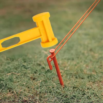 Campinghamer voor tentstokken, robuuste hamer voor tentstokken, draagbare handhamer van PE voor kamperen, wandelen en andere outdooractiviteiten.