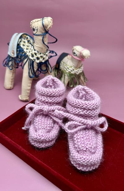Baby slofjes - handgemaakte baby slofjes - slofjes - baby sokjes - baby schoentjes - babyslofjes - sloffen - wol - wollen slofjes - baby kleding meisjes - baby kleding jongens - wollen slofjes - baby accessoires - babykleding -