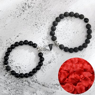 Magnetische Hartjes Kralen Armband Set + Rozenblaadjes = Valentijn Cadeautje voor Hem en Haar - Valentijnsdag - Valentijn Cadeautje voor Mannen