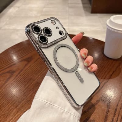 Hoesje met Diamantjes en Glitter Geschikt voor: Apple iPhone 17 Pro - MagSafe Glitter Hoesje - Zilver met Diamanten steentjes - Glamour Hoesje