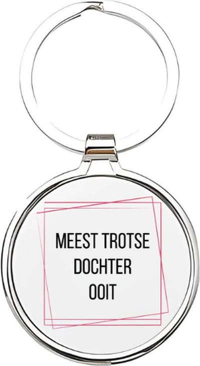 Akyol - meest trotse dochter ooit Sleutelhanger - Dochter - de liefste dochter - dochter sleutelhanger - kind sleutelhanger - sleutelhanger dochter - familie sleutelhanger - cadeautje - dochter cadeau - girl - de liefste dochter - 4 x 7,5 CM