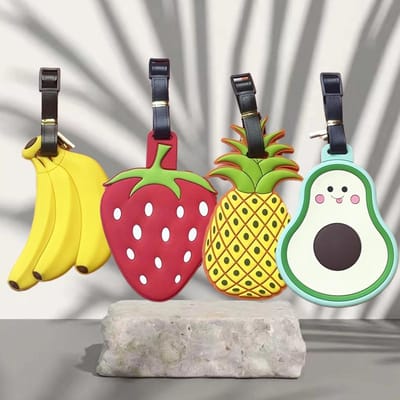 Lot de 4 étiquettes de bagages en forme de fruits, étiquette anti-perte, carte d'embarquement de voyage, étiquette de bagage en PVC, étiquette d'expédition en plastique souple 4pcs yellow