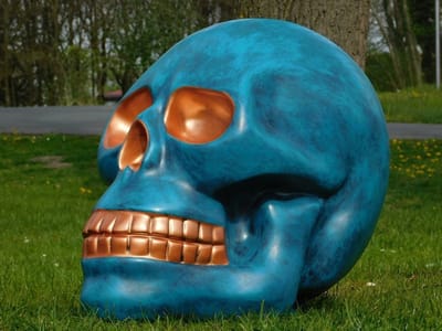 Skull XL - 60 x 65 cm - Blauw met Brons - Polystone