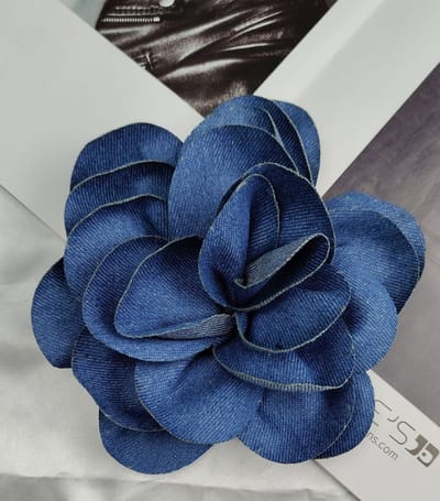 Broche-Boheemse denim rozenbroche 15 cm | Grote reversspeld en camelia haarclip voor dames en meisjes | Multifunctionele corsagebroche van denim materiaal-Denimblauw