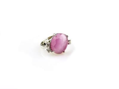 ring in zilver model eclips gezet met roze steen en cubic zirconia