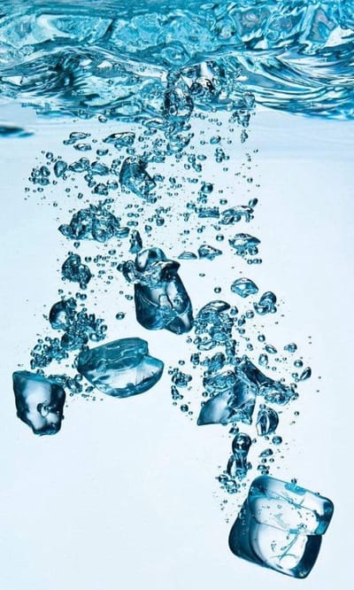 Fotobehang - Ice Cubes 150x250cm - Vliesbehang