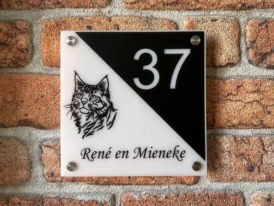 Naambordje / huisnummer voordeur manicoon kat opaal