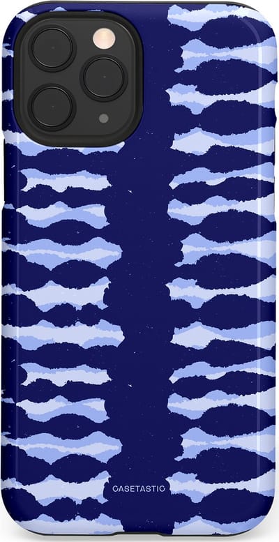 Casetastic Hoesje Geschikt voor Apple iPhone 11 Pro - Stijlvolle Beschermende Duo-layer Case - Golven in blauw