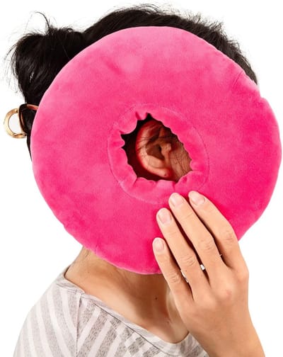 Famanu – Kristalfluweel donutkussen met oorgat roze voor zijslapers