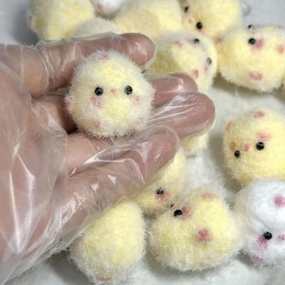 1/2 Pièces Jouets Miniatures à Rebond Lent à Presser pour Soulager le Stress, Mini Poussin Collant en TPR Squishy, Jouets Anti-Stress, Nouveau Accessoire Fidget Squishy beige