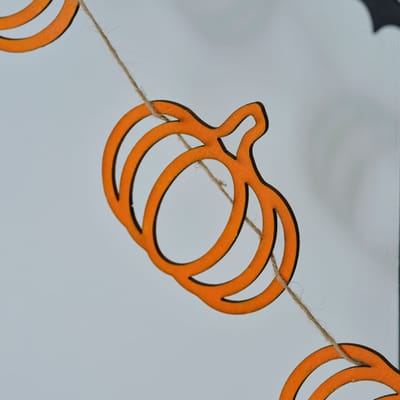 Ginger Ray - Houten slinger pompoen (2m) - Halloween - Halloween Decoratie - Halloween Versiering