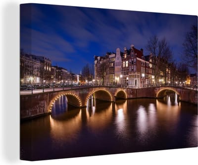 Amsterdam Schilderij - Brug - Nacht - Lampen - 120x80 cm - Muurdecoratie