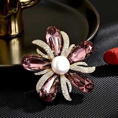 Dames Licht Luxe Design Elegante Imitatie Parel Bloem Broche Modieus En Veelzijdig Niche Design Sense Broche brown