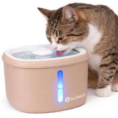Drinkfontein kat – hond – 2,5L – Beige – Met koolstoffilter & kunstharsfilter – Stille pomp – Lichtindicator – USB-kabel 150 cm – Flamingo Finto