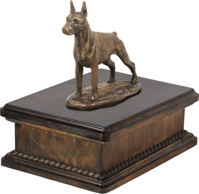 Elegante urn voor hondenas met Dobermann beeldje