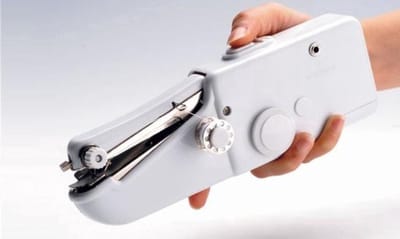 Mini Naaimachine - Handnaaimachine - Compact en Draadloos - Inclusief Accessoires - Ideaal voor Reizen & Snelle Reparaties