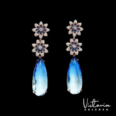 Victoria Valenza Fiore Luxe Oorbellen Dames Messing Oorhangers Dames Oorringen - Blauwe Steen - Kleur Rosegoud - 1 Paar