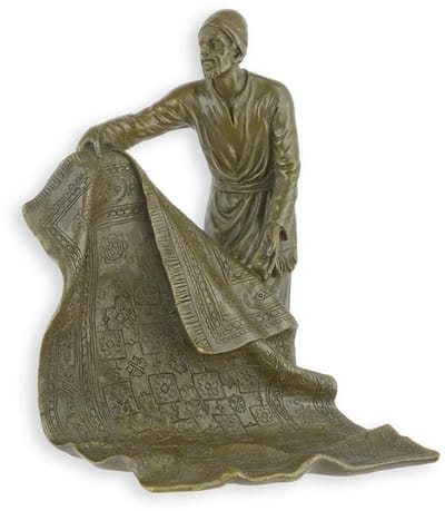 Bronzen beeld Tapijtverkoper - Sculptuur & woondecoratie - Arabische carpet seller beeldje, oosters kunstobject - Gedetailleerde afwerking - Tijdloos klassiek - H20,2 x B10,7 x L17,9 cm - Brons