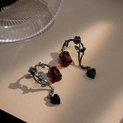 Heks Donkere Doorn Wijnstok Rode Roos Bloesem Oorbellen voor Vrouwen Mode Feest Sieraden Accessoires Zwarte Roos Hangende Oorbellen beige