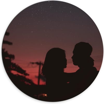 Dibond Wandcirkel - Verliefd Koppel - 70x70cm Foto op Aluminium Wandcirkel (met ophangsysteem)