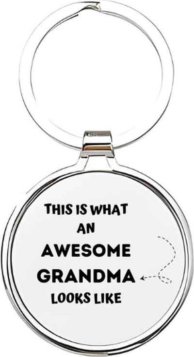Akyol - this is what an awesome grandma looks like Sleutelhanger - Oma - de leukste oma - oma sleutelhanger - grootmoeder sleutelhanger - sleutelhanger voor oma - familie sleutelhanger - verjaardagscadeautje - cadeau voor oma - 4 x 7,5 CM