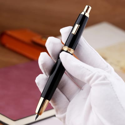 Fijn schrijfgerei met converter, terugtrekbare vulpen in zwart en goud, ideaal voor dagelijks gebruik en cadeau