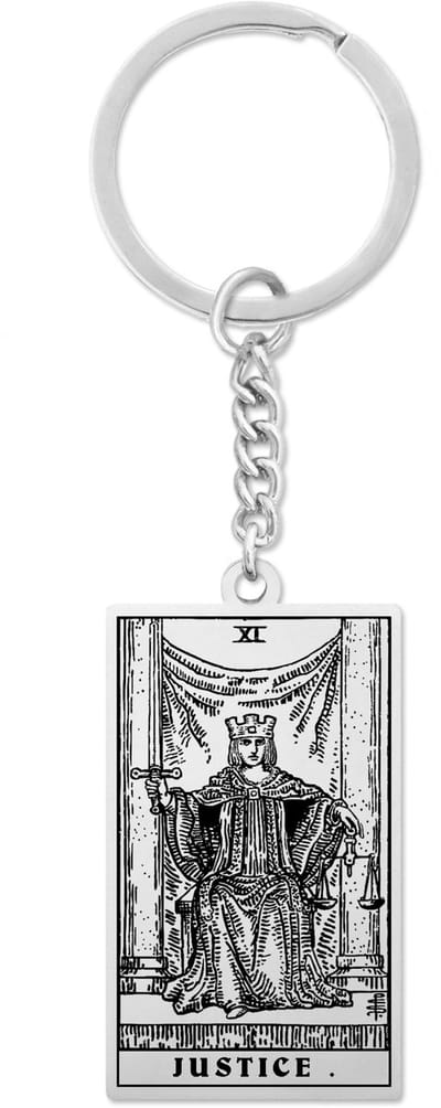 Tarot Sleutelhanger XI: Gerechtigheid / Justice - Zilverkleurig Stainless Steel - Grote Arcana uit Rider-Waite Geïnspireerd - Pax Amare