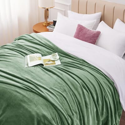 Famanu - Knuffeldeken Fleece 220 x 240 cm - Groen - XXL Woondeken voor Bank - Zacht & Licht