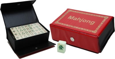 Mah-Jong Reis Etui - Spel Opberger - Spel Organisatie - Inclusief Dobbelstenen - 16x10.5x5.5 cm - Rood