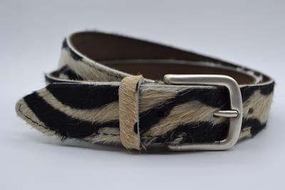 Damesriem zebra - Mooie damesriem van koehuid met speelse zebraprint - trendy damesriem - maat 95