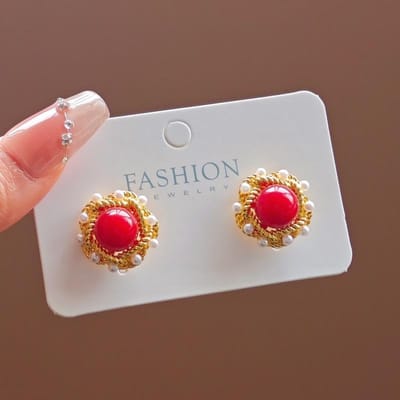 Rode Strass Imitatie Parel Omwikkelde Bloemen Stud Oorbel voor Vrouwen Creatieve Mode Bruiloft Sieraden Accessoires Cadeau white