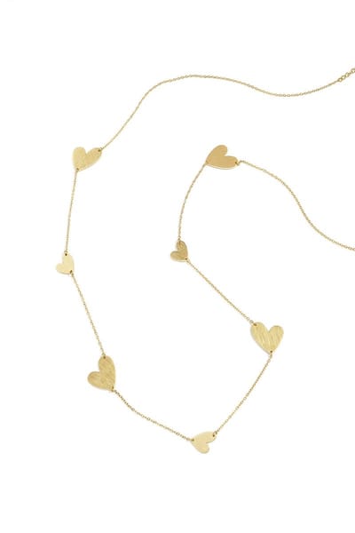 Lange ketting met hartjes in verschillende maten